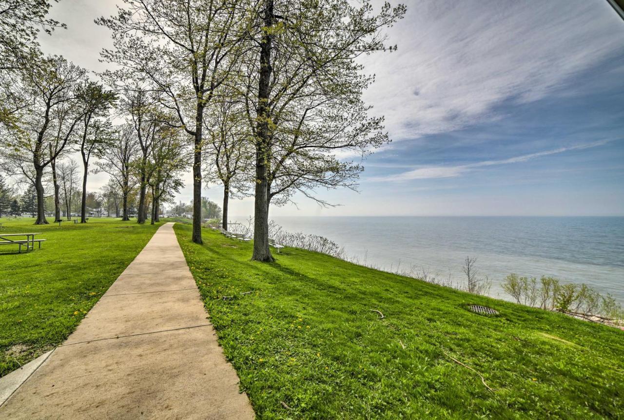 Geneva-On-The-Lake Cottage With Patio Walk To Shore 외부 사진