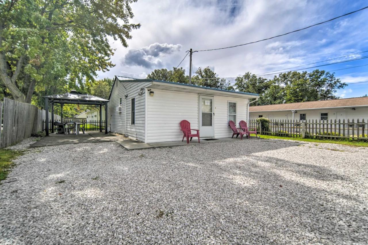 Geneva-On-The-Lake Cottage With Patio Walk To Shore 외부 사진