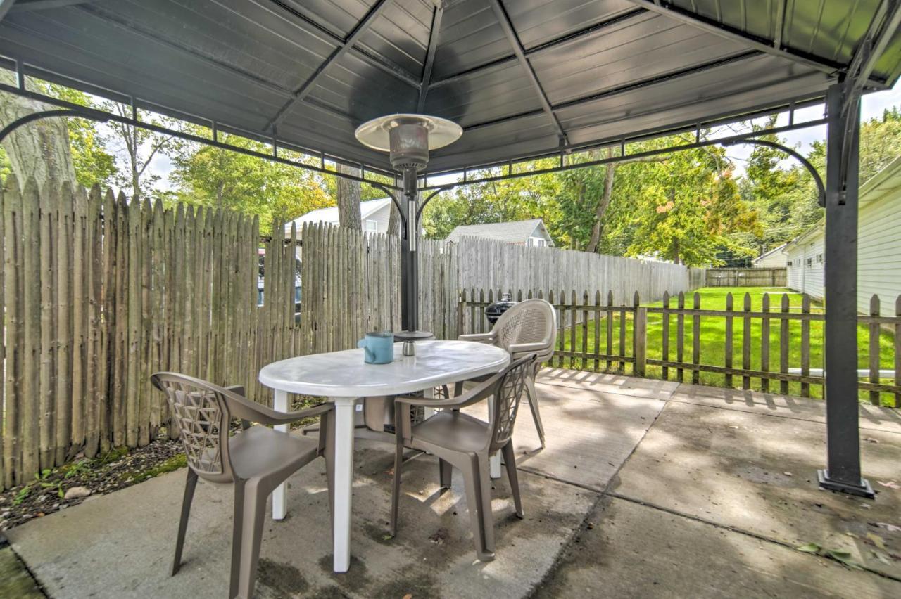 Geneva-On-The-Lake Cottage With Patio Walk To Shore 외부 사진